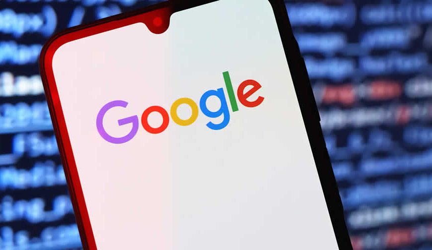Google cracks down on fake reviews.